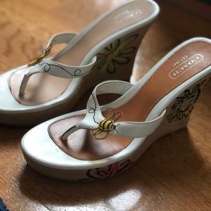 Coach Leather/straw accent bumblebee wedges